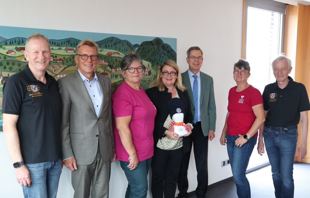 Die Anschaffung möglich gemacht haben großzügige Spenden der BezirksLandfrauen, des Kiwanis-Club Emmendingen Baden /e.V. und der Freiburg Volker-Homann-Stiftung.